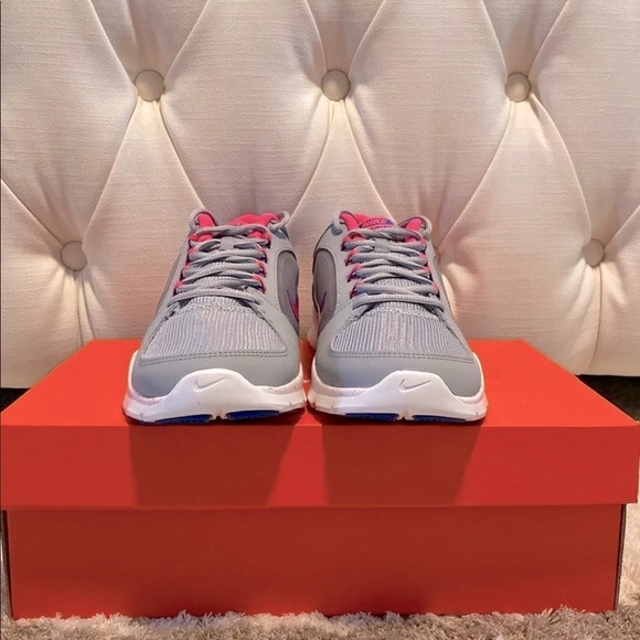 SOLD!!!   NIKE Women’s Flex Trainer 4 Sneaker Size 8M - Picture 3 of 12